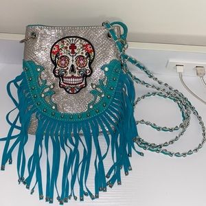 Skull crossbody